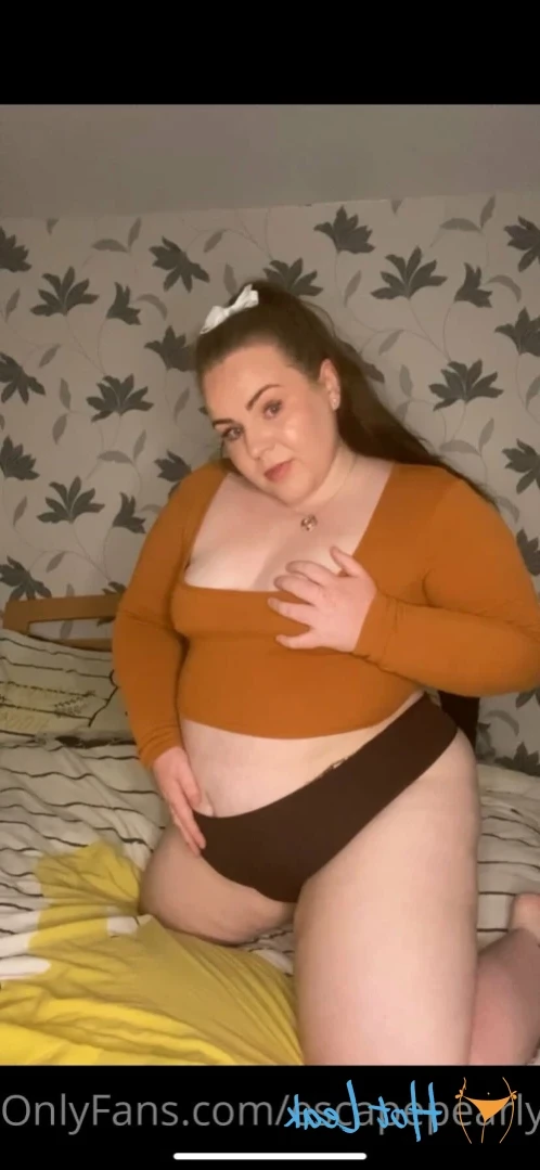 ᴘʀᴇɢɴᴀɴᴛ ᴘᴇᴀʀʟʏ 🍓 [ escapepearly ] Onlyfans leaked photo 13707282 on Hotleaks.tv