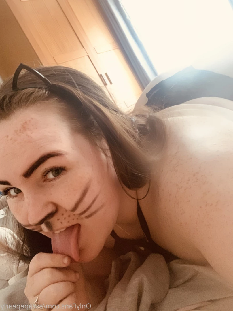 ᴘʀᴇɢɴᴀɴᴛ ᴘᴇᴀʀʟʏ 🍓 [ escapepearly ] Onlyfans leaked photo 13707944 on Hotleaks.tv