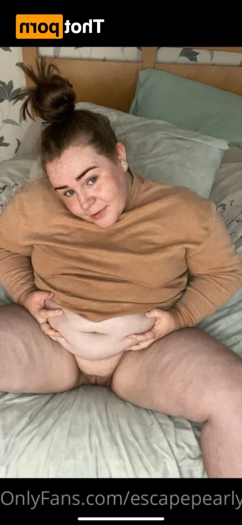 ᴘʀᴇɢɴᴀɴᴛ ᴘᴇᴀʀʟʏ 🍓 [ escapepearly ] Onlyfans leaked photo 13708063 on Hotleaks.tv