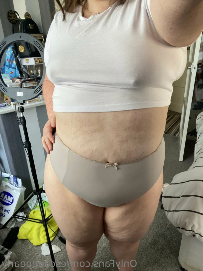 ᴘʀᴇɢɴᴀɴᴛ ᴘᴇᴀʀʟʏ 🍓 [ escapepearly ] Onlyfans leaked photo 13708271 on Hotleaks.tv