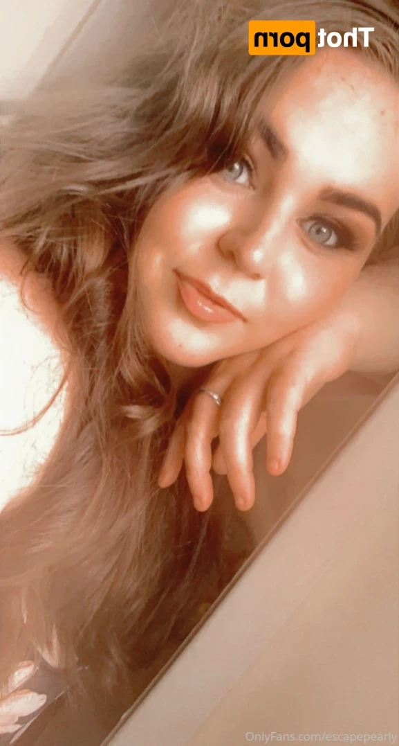 ᴘʀᴇɢɴᴀɴᴛ ᴘᴇᴀʀʟʏ 🍓 [ escapepearly ] Onlyfans leaked photo 13708615 on Hotleaks.tv