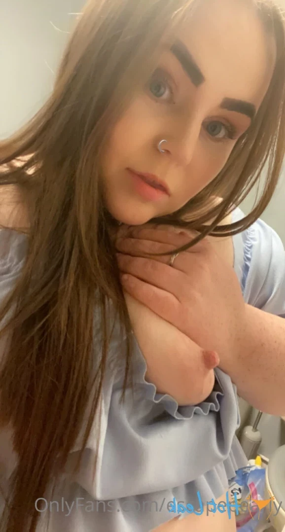 ᴘʀᴇɢɴᴀɴᴛ ᴘᴇᴀʀʟʏ 🍓 [ escapepearly ] Onlyfans leaked photo 13708711 on Hotleaks.tv