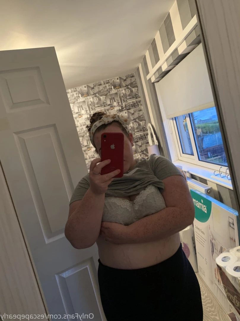 ᴘʀᴇɢɴᴀɴᴛ ᴘᴇᴀʀʟʏ 🍓 [ escapepearly ] Onlyfans leaked photo 13708756 on Hotleaks.tv