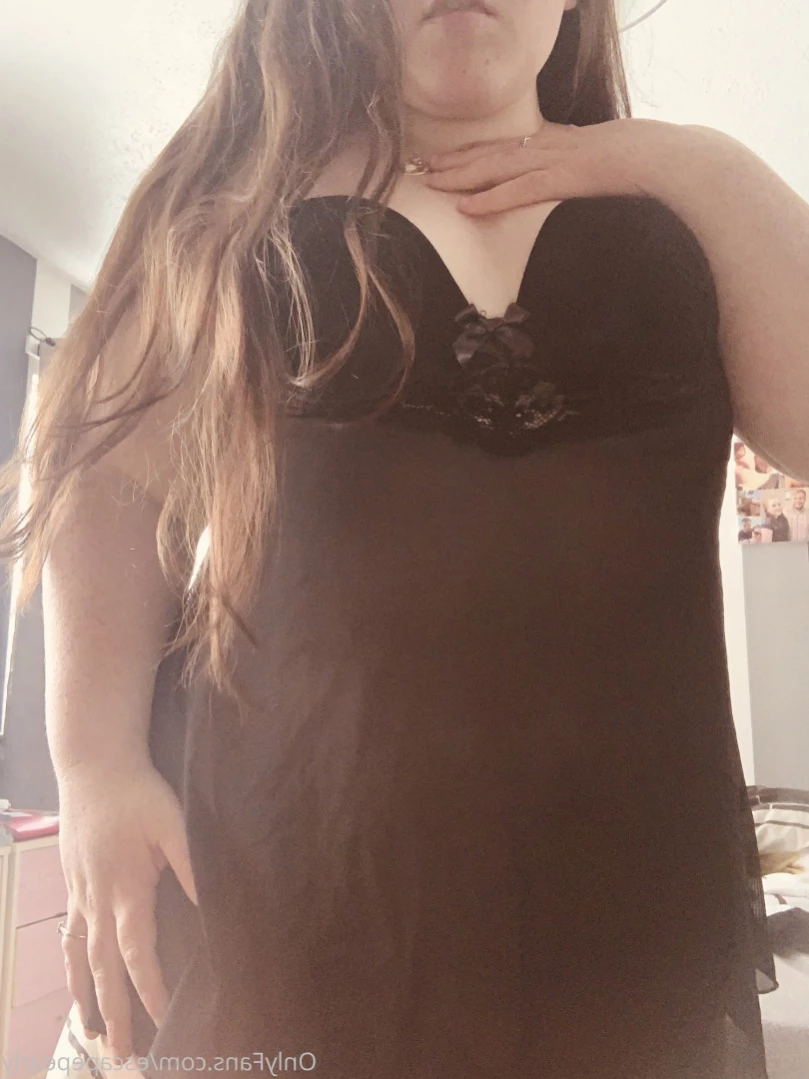 ᴘʀᴇɢɴᴀɴᴛ ᴘᴇᴀʀʟʏ 🍓 [ escapepearly ] Onlyfans leaked photo 13922591 on Hotleaks.tv