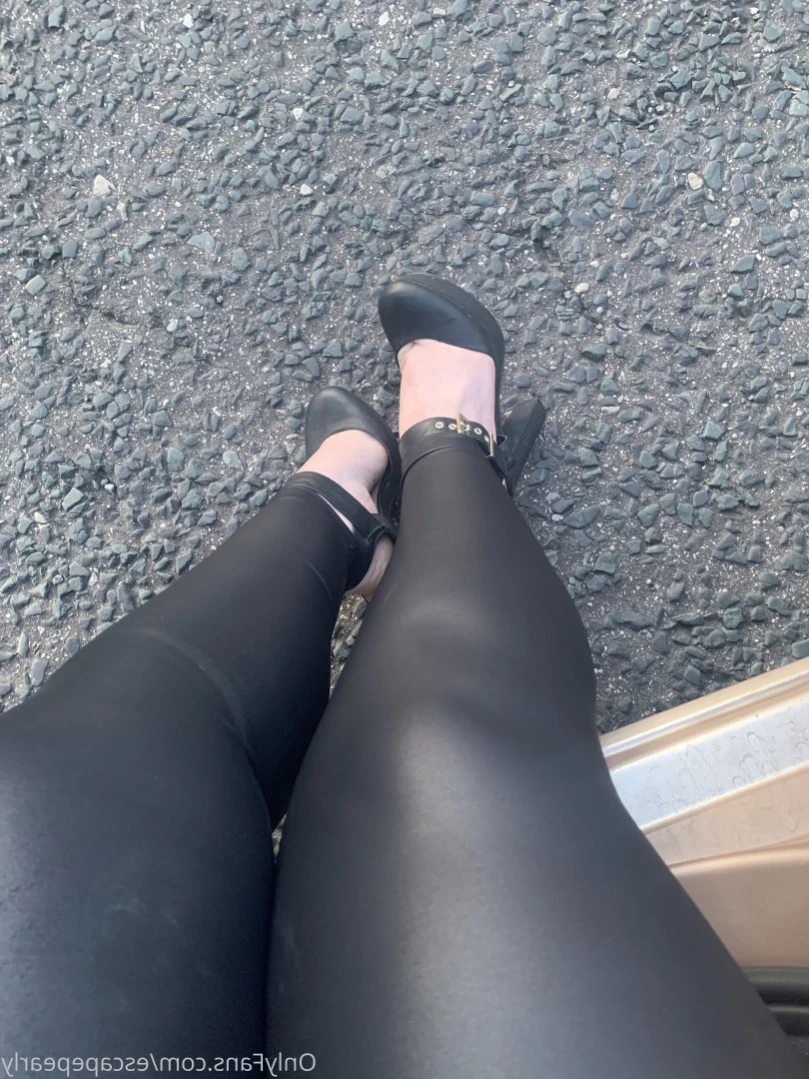 ᴘʀᴇɢɴᴀɴᴛ ᴘᴇᴀʀʟʏ 🍓 [ escapepearly ] Onlyfans leaked photo 13922674 on Hotleaks.tv