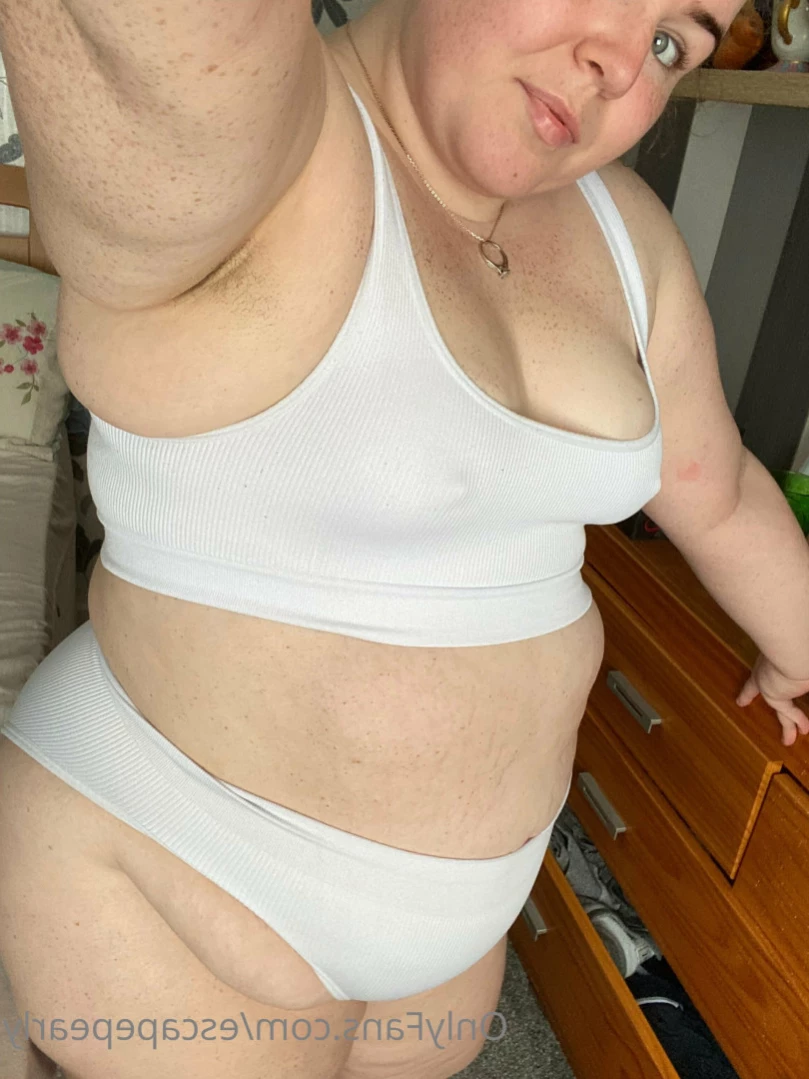 ᴘʀᴇɢɴᴀɴᴛ ᴘᴇᴀʀʟʏ 🍓 [ escapepearly ] Onlyfans leaked photo 13945417 on Hotleaks.tv