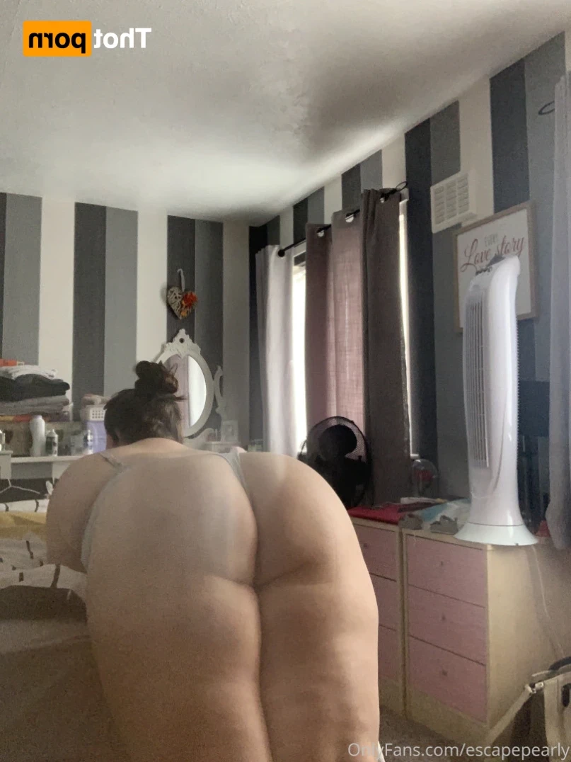 ᴘʀᴇɢɴᴀɴᴛ ᴘᴇᴀʀʟʏ 🍓 [ escapepearly ] Onlyfans leaked photo 14091944 on Hotleaks.tv