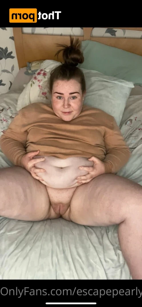 ᴘʀᴇɢɴᴀɴᴛ ᴘᴇᴀʀʟʏ 🍓 [ escapepearly ] Onlyfans leaked photo 14092194 on Hotleaks.tv