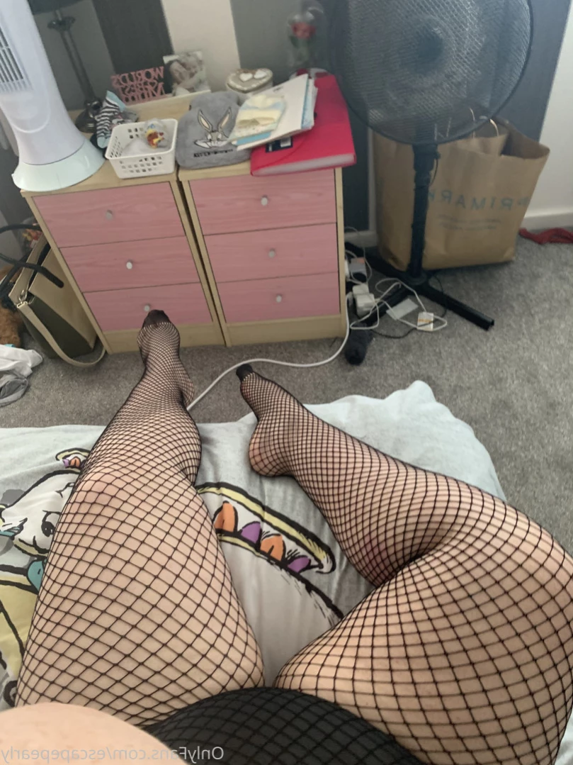 ᴘʀᴇɢɴᴀɴᴛ ᴘᴇᴀʀʟʏ 🍓 [ escapepearly ] Onlyfans leaked photo 14092208 on Hotleaks.tv