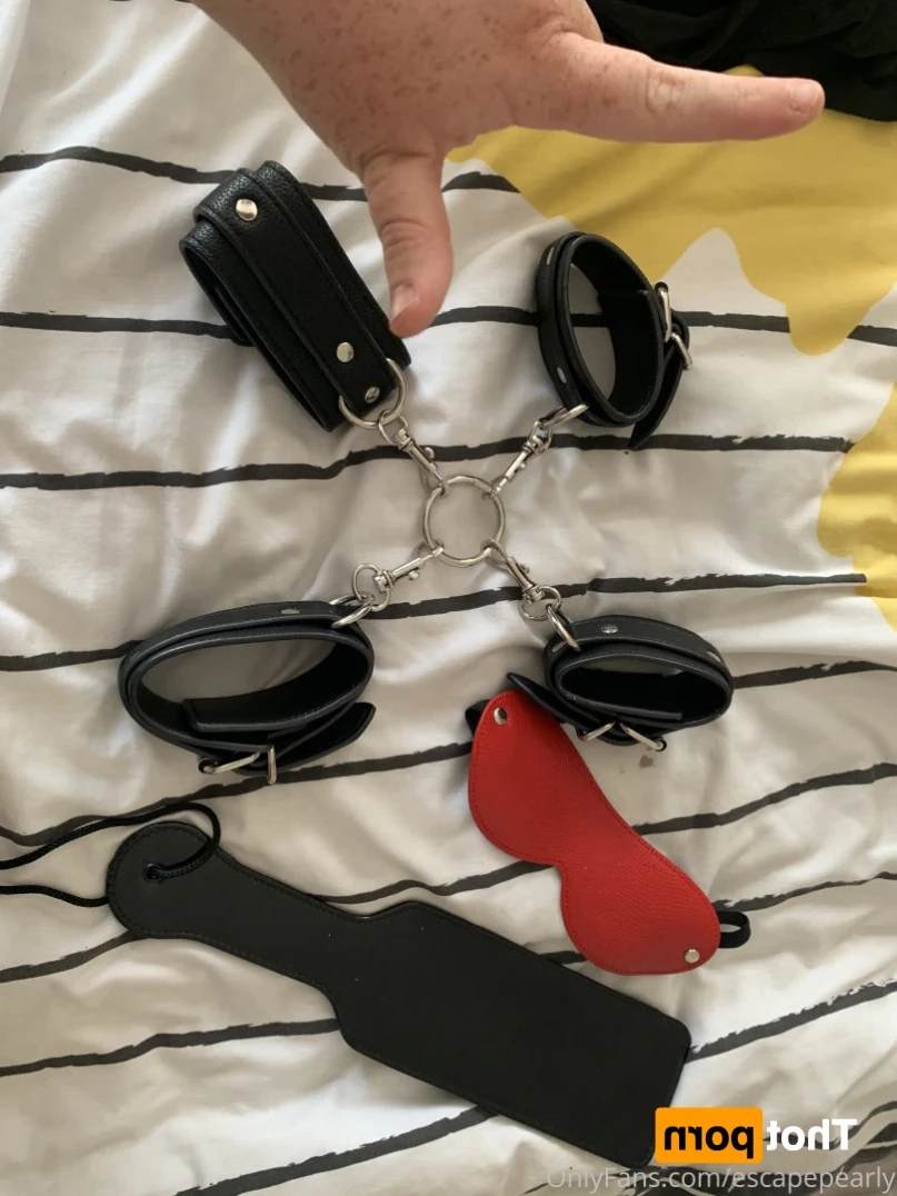 ᴘʀᴇɢɴᴀɴᴛ ᴘᴇᴀʀʟʏ 🍓 [ escapepearly ] Onlyfans leaked photo 14865559 on Hotleaks.tv