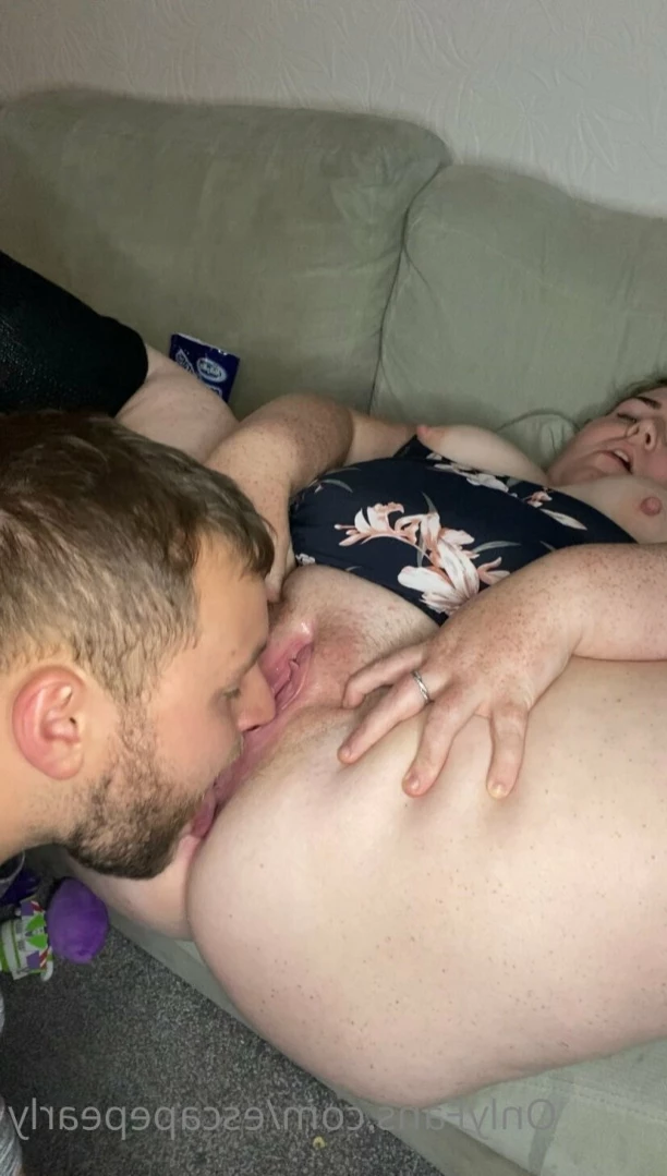 ᴘʀᴇɢɴᴀɴᴛ ᴘᴇᴀʀʟʏ 🍓 [ escapepearly ] Onlyfans leaked photo 15680938 on Hotleaks.tv
