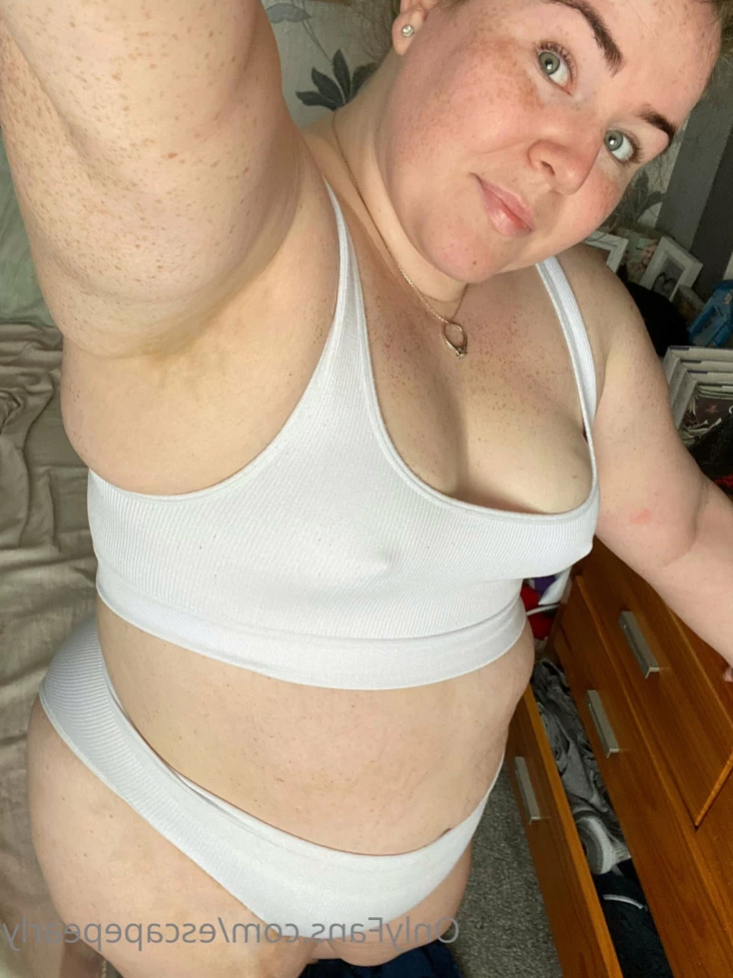 ᴘʀᴇɢɴᴀɴᴛ ᴘᴇᴀʀʟʏ 🍓 [ escapepearly ] Onlyfans leaked photo 15963690 on Hotleaks.tv