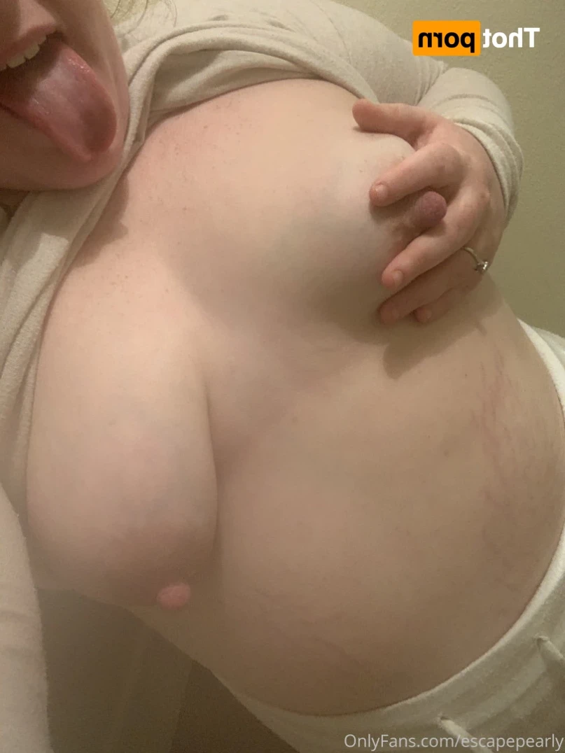 ᴘʀᴇɢɴᴀɴᴛ ᴘᴇᴀʀʟʏ 🍓 [ escapepearly ] Onlyfans leaked photo 16000967 on Hotleaks.tv