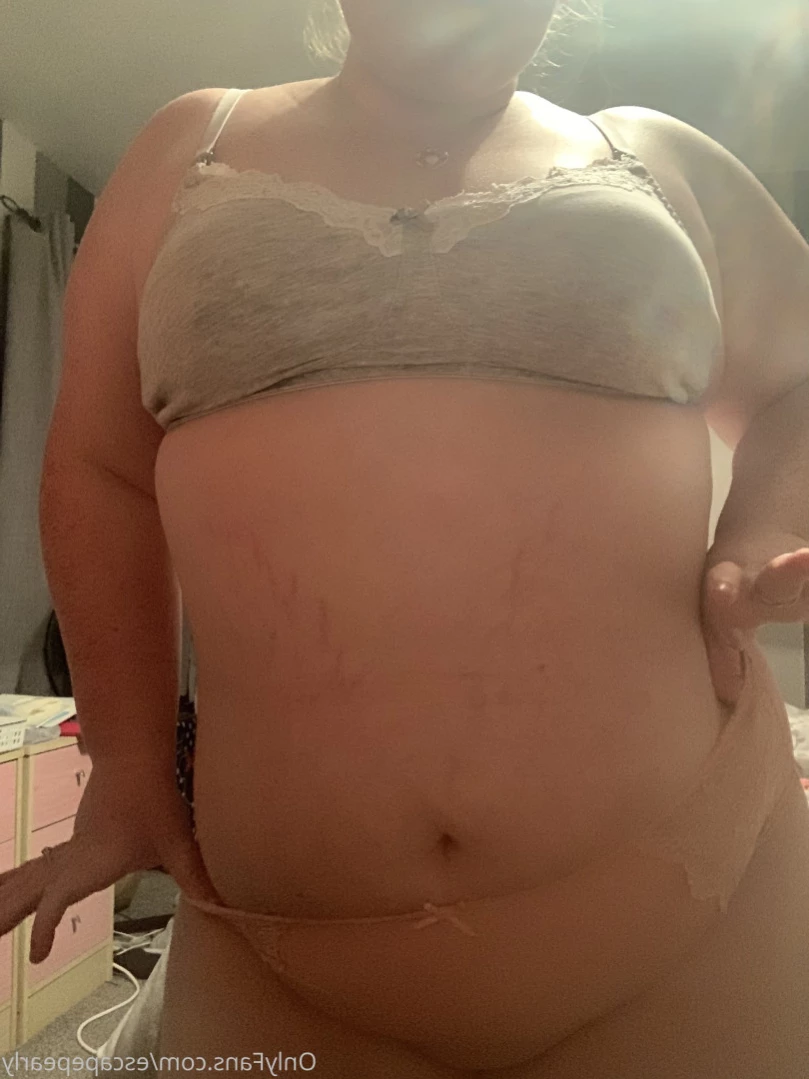 ᴘʀᴇɢɴᴀɴᴛ ᴘᴇᴀʀʟʏ 🍓 [ escapepearly ] Onlyfans leaked photo 16022042 on Hotleaks.tv