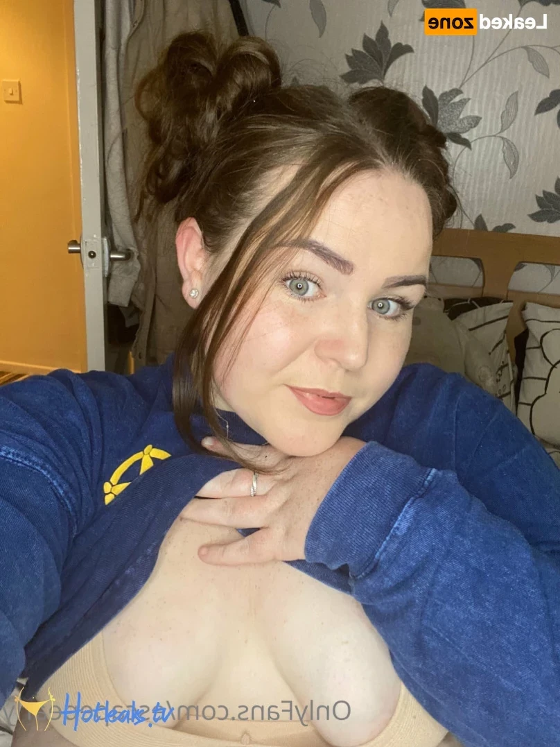 ᴘʀᴇɢɴᴀɴᴛ ᴘᴇᴀʀʟʏ 🍓 [ escapepearly ] Onlyfans leaked photo 16054230 on Hotleaks.tv