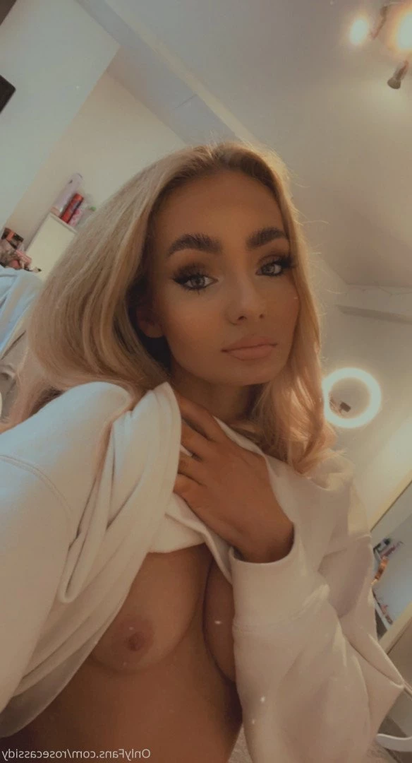 Rose Cassidy🌹 [ rosecassidy ] Onlyfans leaked photo 1039246 on Hotleaks.tv