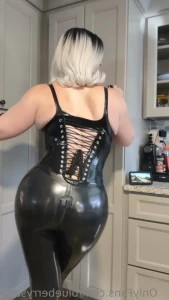 15297587