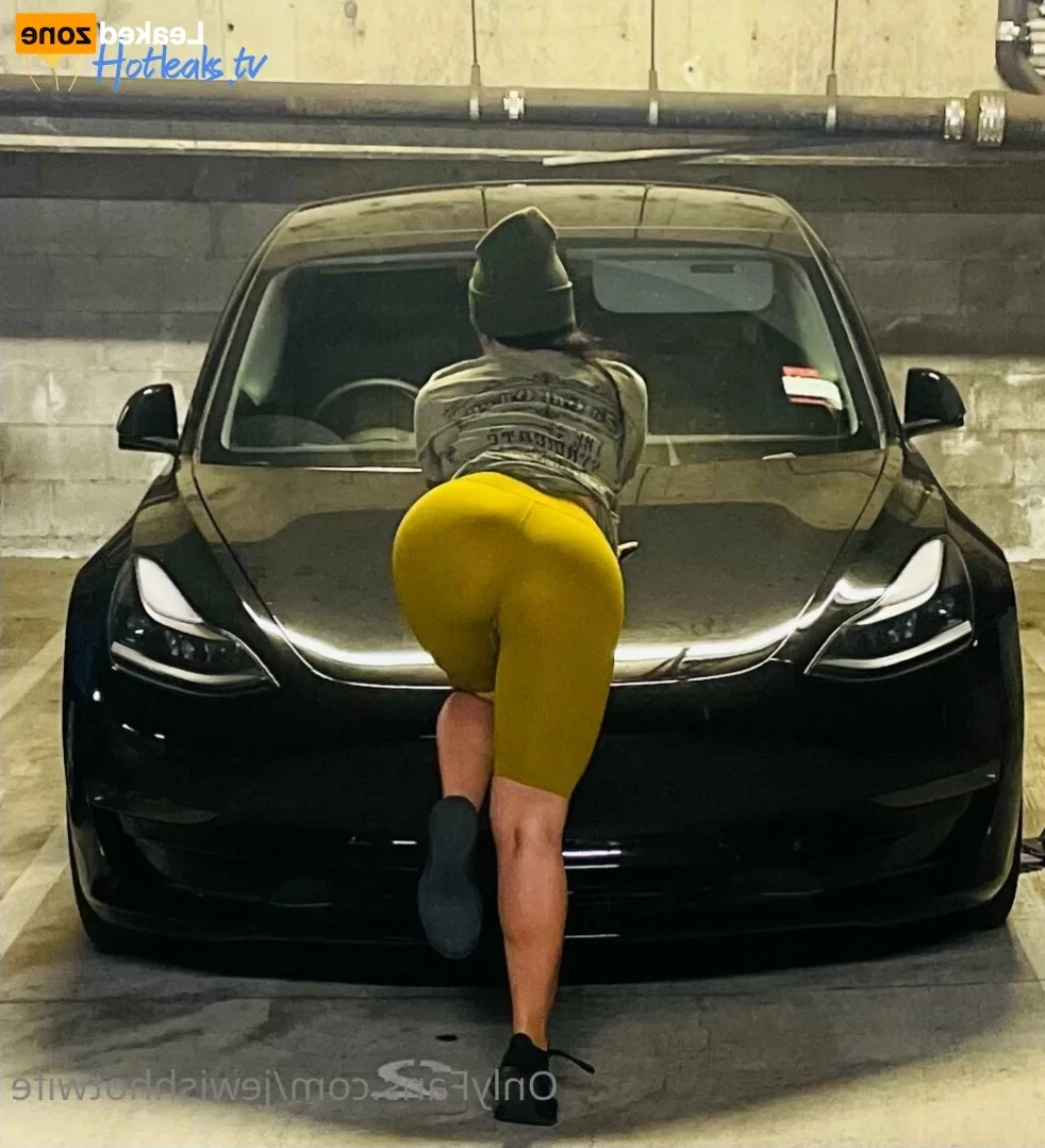 jewishhotwife Onlyfans leaked photo 16460235 on Hotleaks.tv
