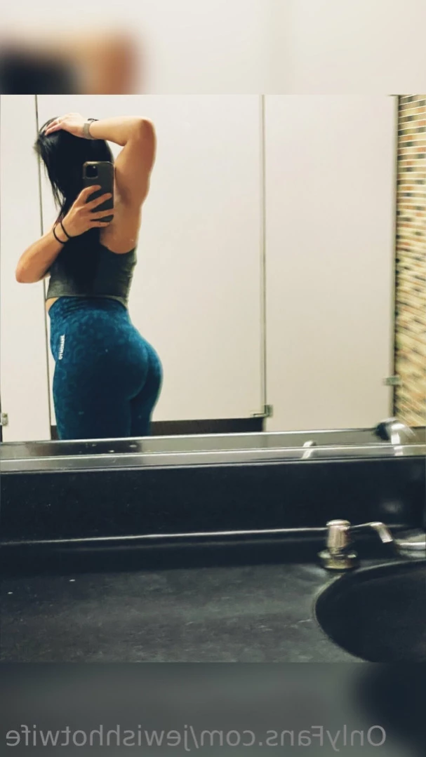 jewishhotwife Onlyfans leaked photo 16460258 on Hotleaks.tv