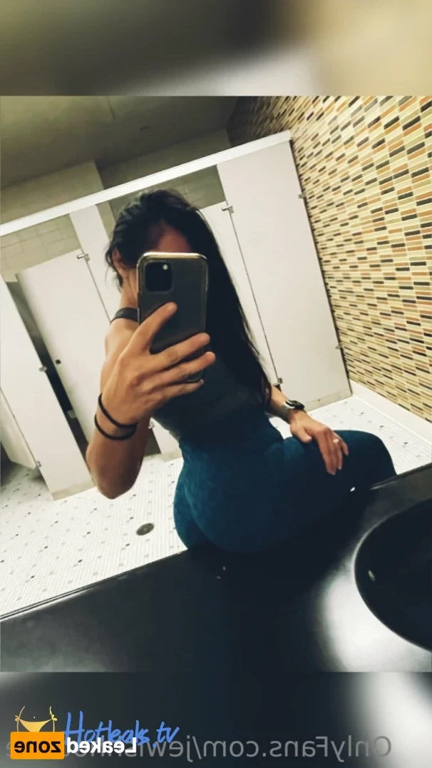 jewishhotwife Onlyfans leaked photo 16460325 on Hotleaks.tv