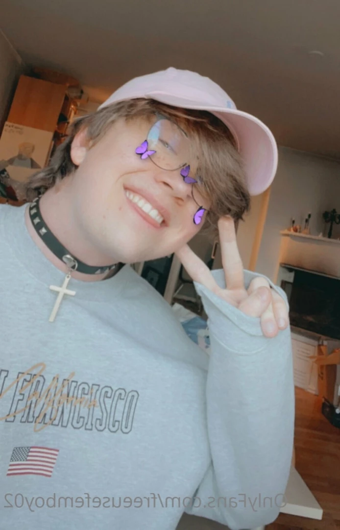 Catboy Seykoツ💜😼 [ freeusefemboy02 ] Onlyfans leaked photo 13599456 on Hotleaks.tv