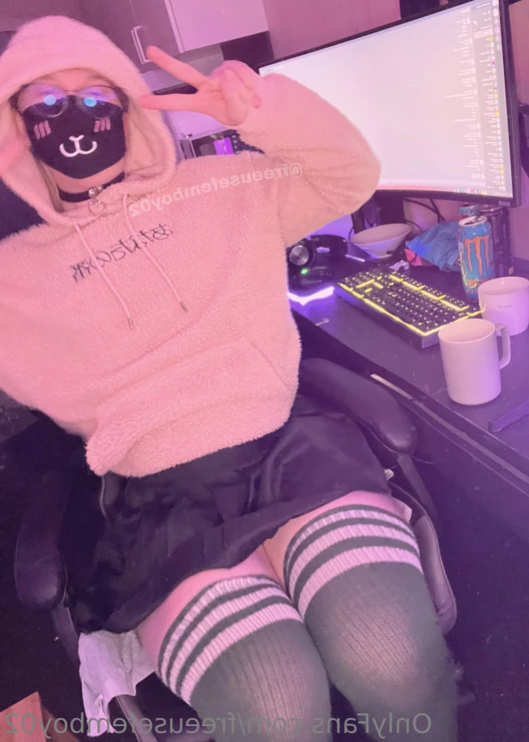 Catboy Seykoツ💜😼 [ freeusefemboy02 ] Onlyfans leaked photo 13938084 on Hotleaks.tv