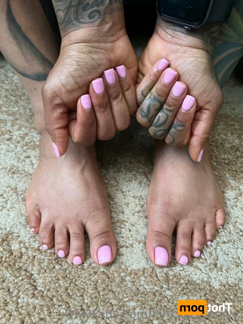 Goddess No Face No Case [ kinkypoisonivy ] Onlyfans leaked photo 15949011 on Hotleaks.tv