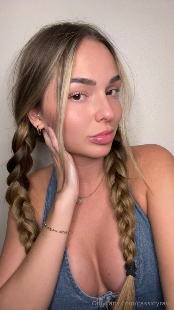 Freshman living @ home 🤪💖 lets link [ cassidyraw ] Onlyfans leaked photo 18629775 on Hotleaks.tv