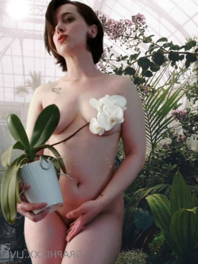 HollyGraphix Goddess Giantess Keyholder [ hollygraphix ] Onlyfans leaked photo 10907688 on Hotleaks.tv