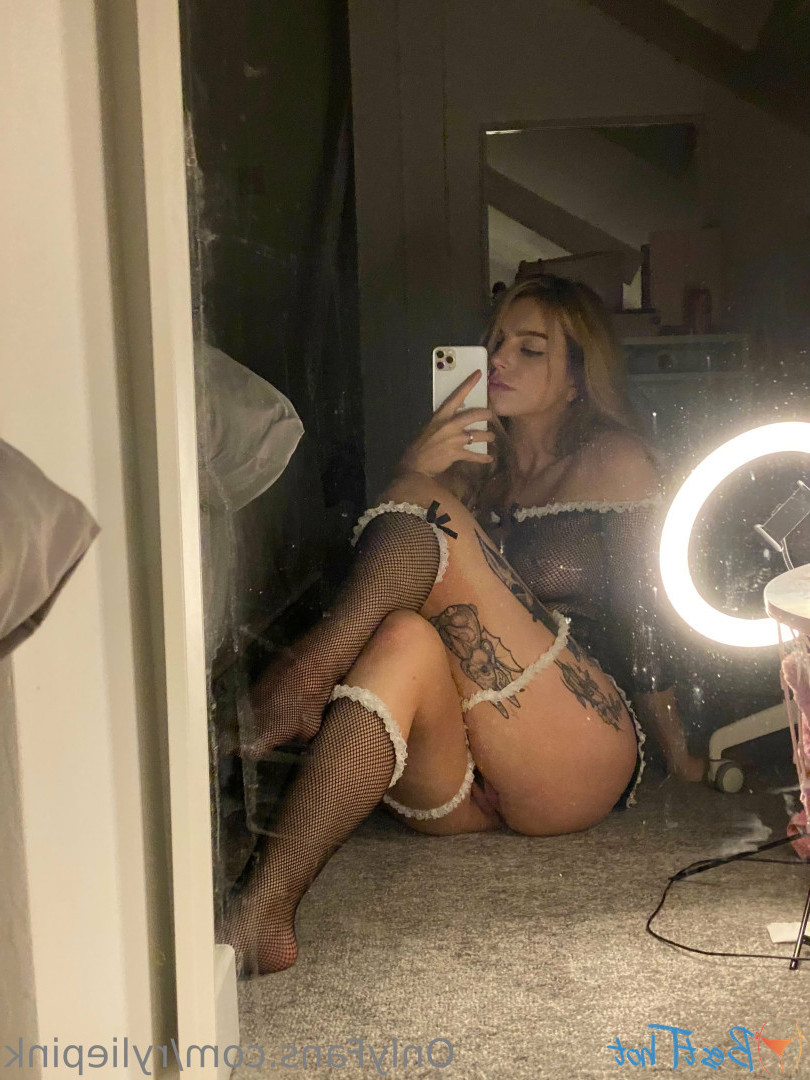 ALT GIRL 💫💕 TOP 0.76% [ ryliepink ] Onlyfans leaked photo 18227074 on Hotleaks.tv