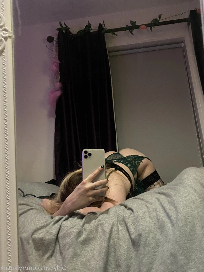 ALT GIRL 💫💕 TOP 0.76% [ ryliepink ] Onlyfans leaked photo 1048126 on Hotleaks.tv