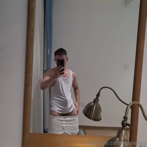 15923581