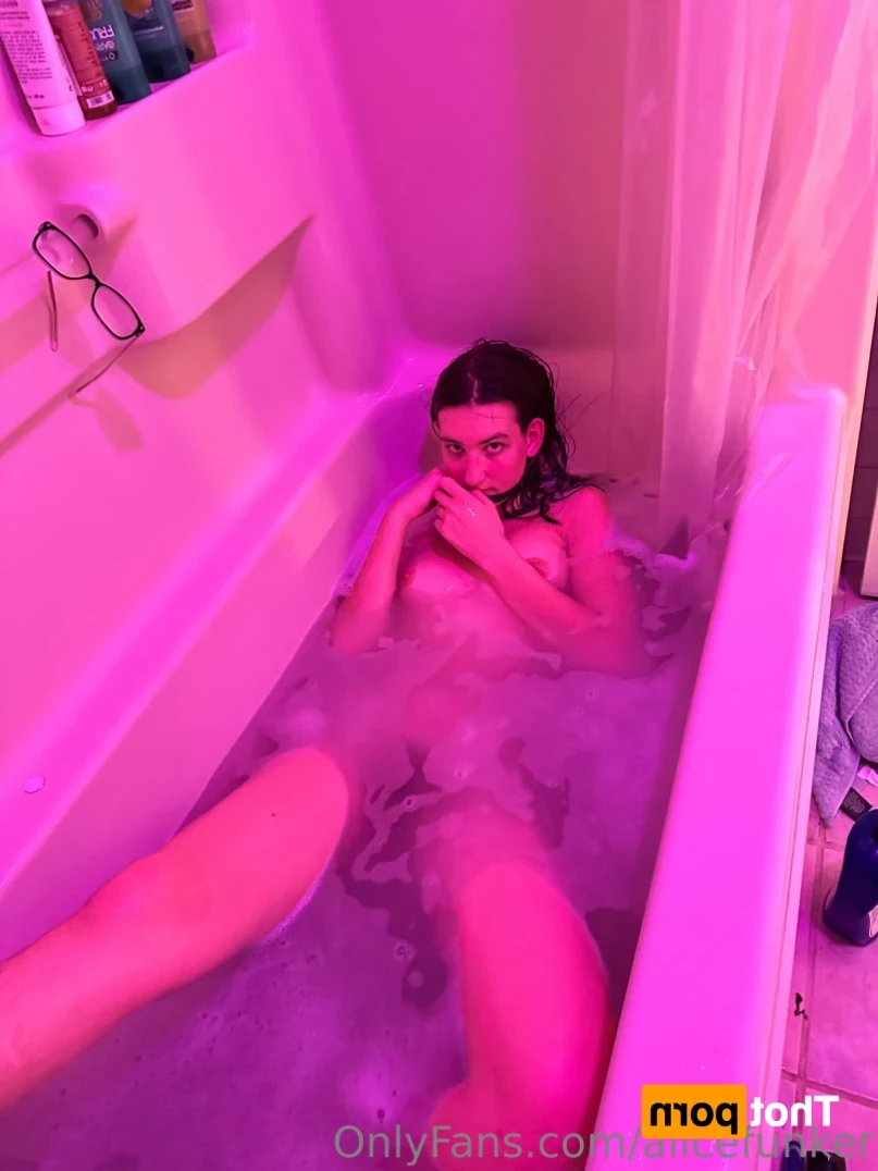 Alice Funker [ alicefunker ] Onlyfans leaked photo 16442958 on Hotleaks.tv