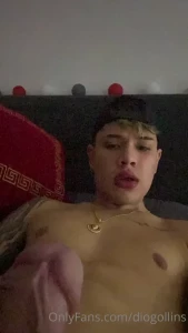 15879533