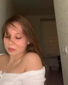 1733658