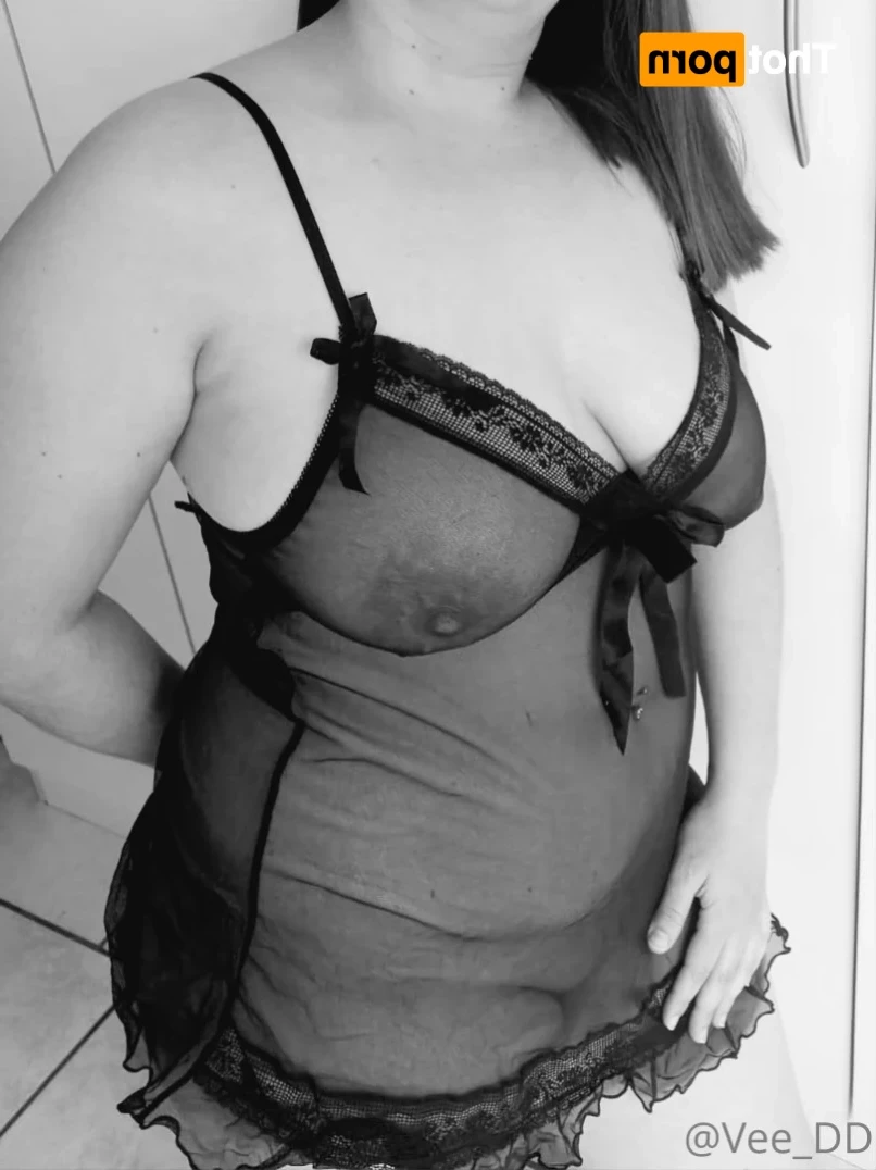 VEE DD [ u133892692 ] Onlyfans leaked photo 13216795 on Hotleaks.tv