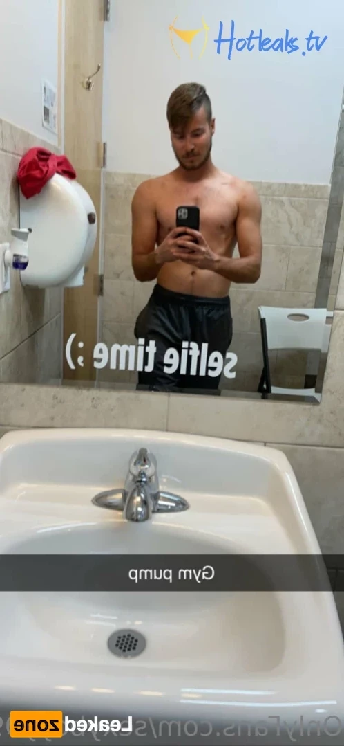 sexyboyy99 Onlyfans leaked photo 16107675 on Hotleaks.tv