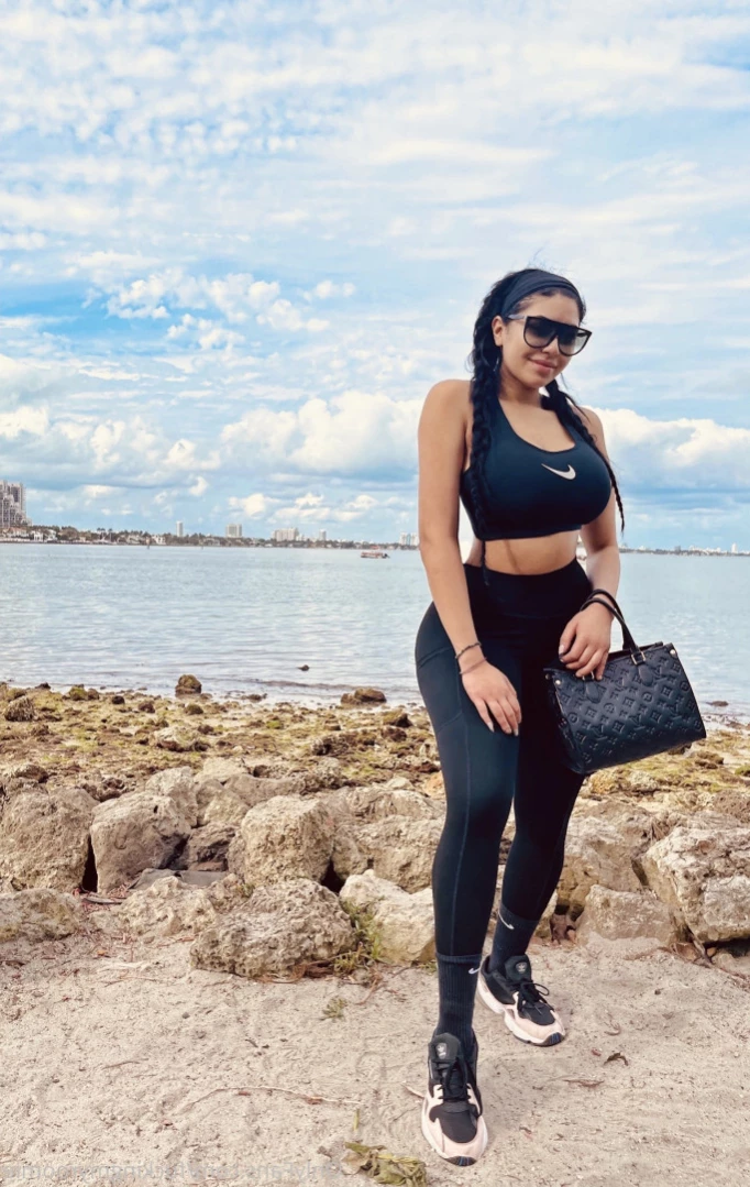 Azaria Andrews [ azariafreepage ] Onlyfans leaked photo 11944688 on Hotleaks.tv