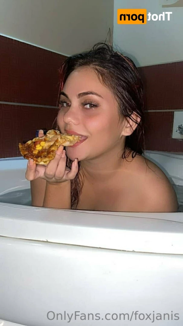 𝒥𝒶𝓃𝓃𝓎 𝐹𝑜𝓍 🍓🔞 [ foxjanny ] Onlyfans leaked photo 13496323 on Hotleaks.tv