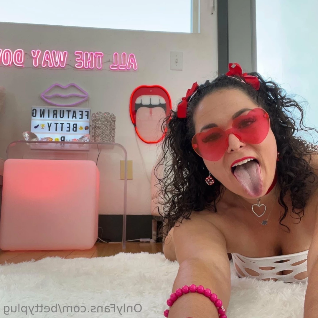 Betty B aka ButtPlugBetty [ bettyb.xx ] Onlyfans leaked photo 12843700 on Hotleaks.tv