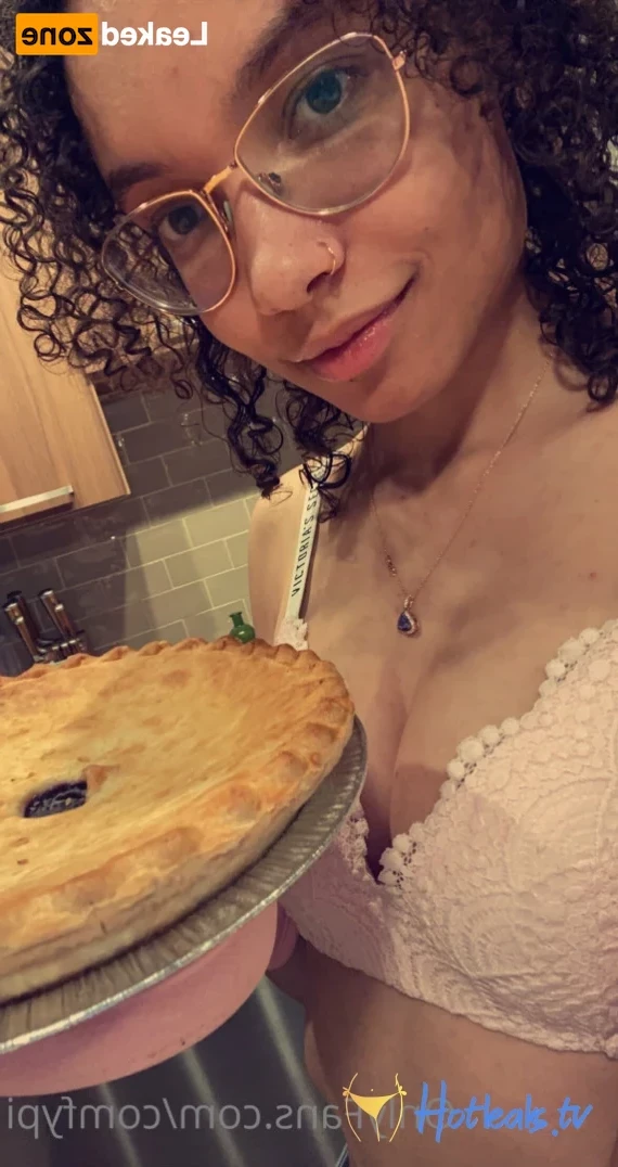 Cutie Pi [ comfypi ] Onlyfans leaked photo 15862850 on Hotleaks.tv