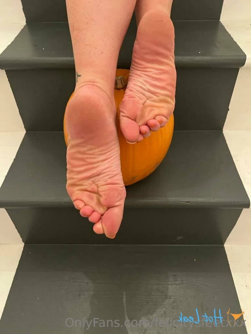 Felicity's feet [ felicitysfeetxxx ] Onlyfans leaked photo 11783595 on Hotleaks.tv