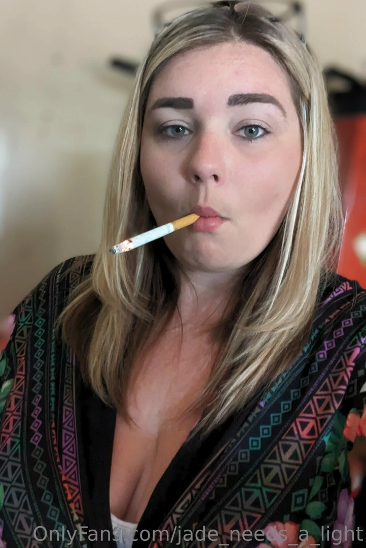 jade_needs_a_light Onlyfans leaked photo 18594305 on Hotleaks.tv