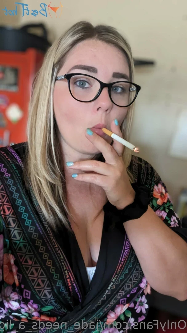 jade_needs_a_light Onlyfans leaked photo 18594329 on Hotleaks.tv
