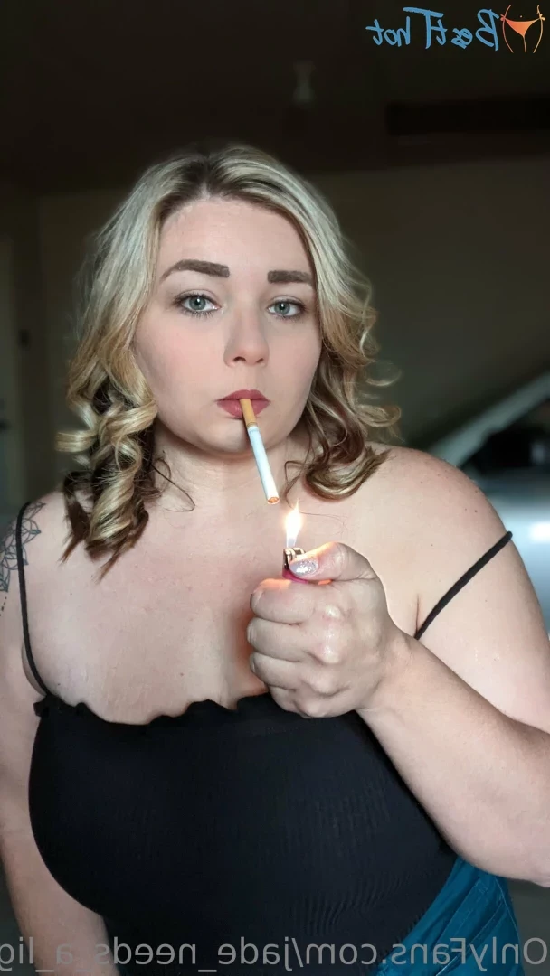 jade_needs_a_light Onlyfans leaked photo 18595184 on Hotleaks.tv