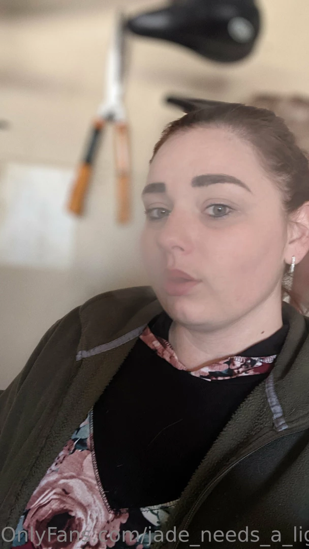 jade_needs_a_light Onlyfans leaked photo 18595447 on Hotleaks.tv