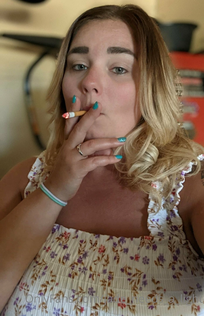 jade_needs_a_light Onlyfans leaked photo 18596592 on Hotleaks.tv