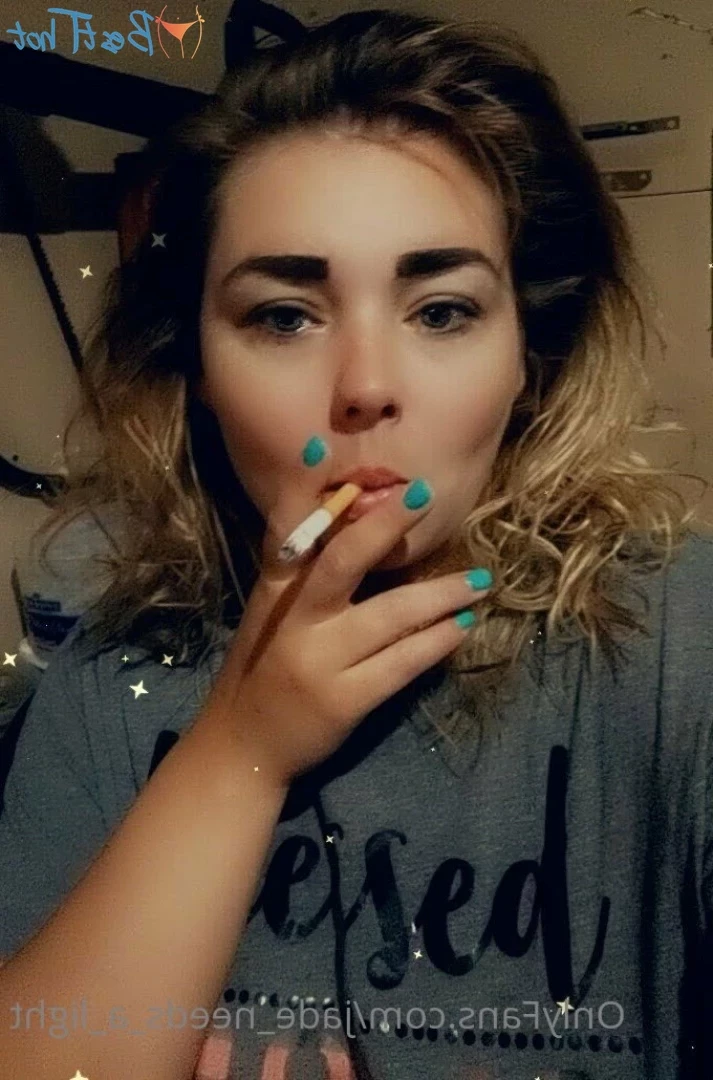 jade_needs_a_light Onlyfans leaked photo 18596934 on Hotleaks.tv