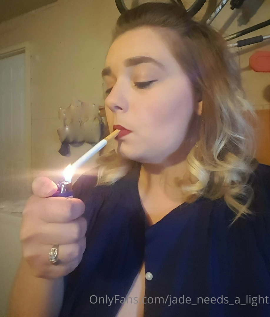 jade_needs_a_light Onlyfans leaked photo 18597360 on Hotleaks.tv