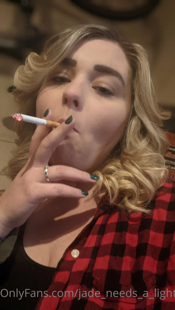 jade_needs_a_light Onlyfans leaked photo 18597830 on Hotleaks.tv